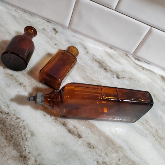 SOLD⚜❤⚜VintageSOLD Amber Bottles - Picture 3 of 8